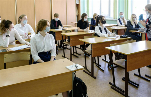 Выпускники сдают единые государственные экзамены