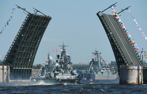 Включаем Wink и смотрим прямой эфир Дня Военно-Морского Флота в подробностях